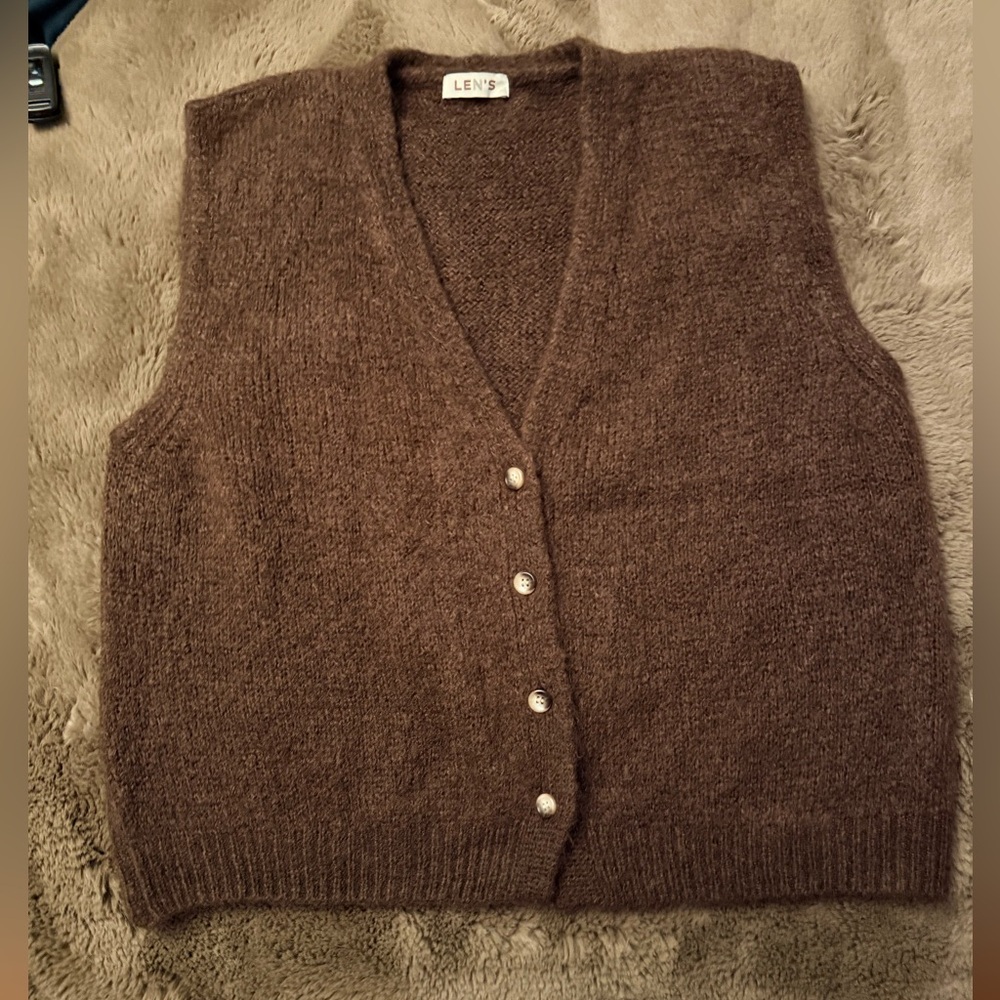 NWOT - Wool sleeveless vest - Deep Brown - One size